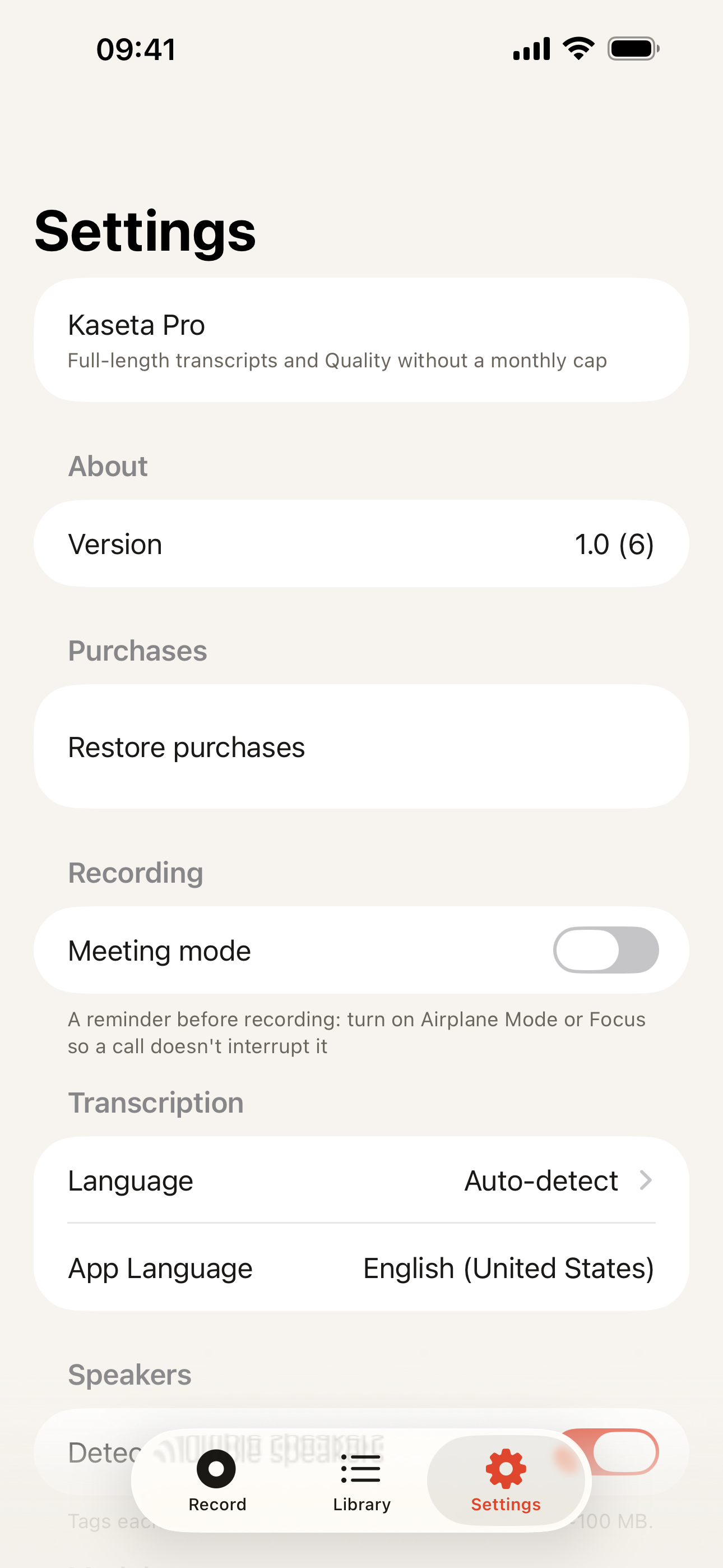 Settings: Kaseta Pro and Restore purchases – no account of ours; Meeting mode reminder; Transcription language set to Auto-detect.